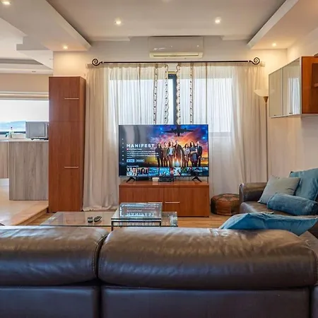 Huge Floor Penthouse With Breathtaking Views * St. Paul's Bay