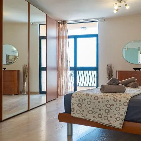 Lejlighed Huge Floor Penthouse With Breathtaking Views