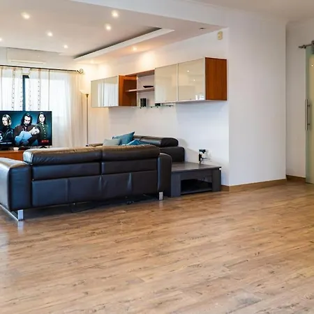Huge Floor Penthouse With Breathtaking Views Сент-Полс-Бей